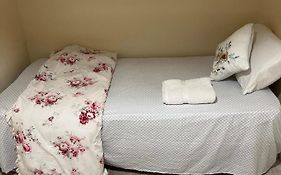 A Cozy Room In Queens